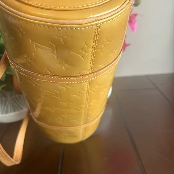 Louis Vuitton Monogram Vernis Papillon bag - Picture 13 of 17